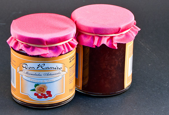 Mermelada de pétalos de rosa